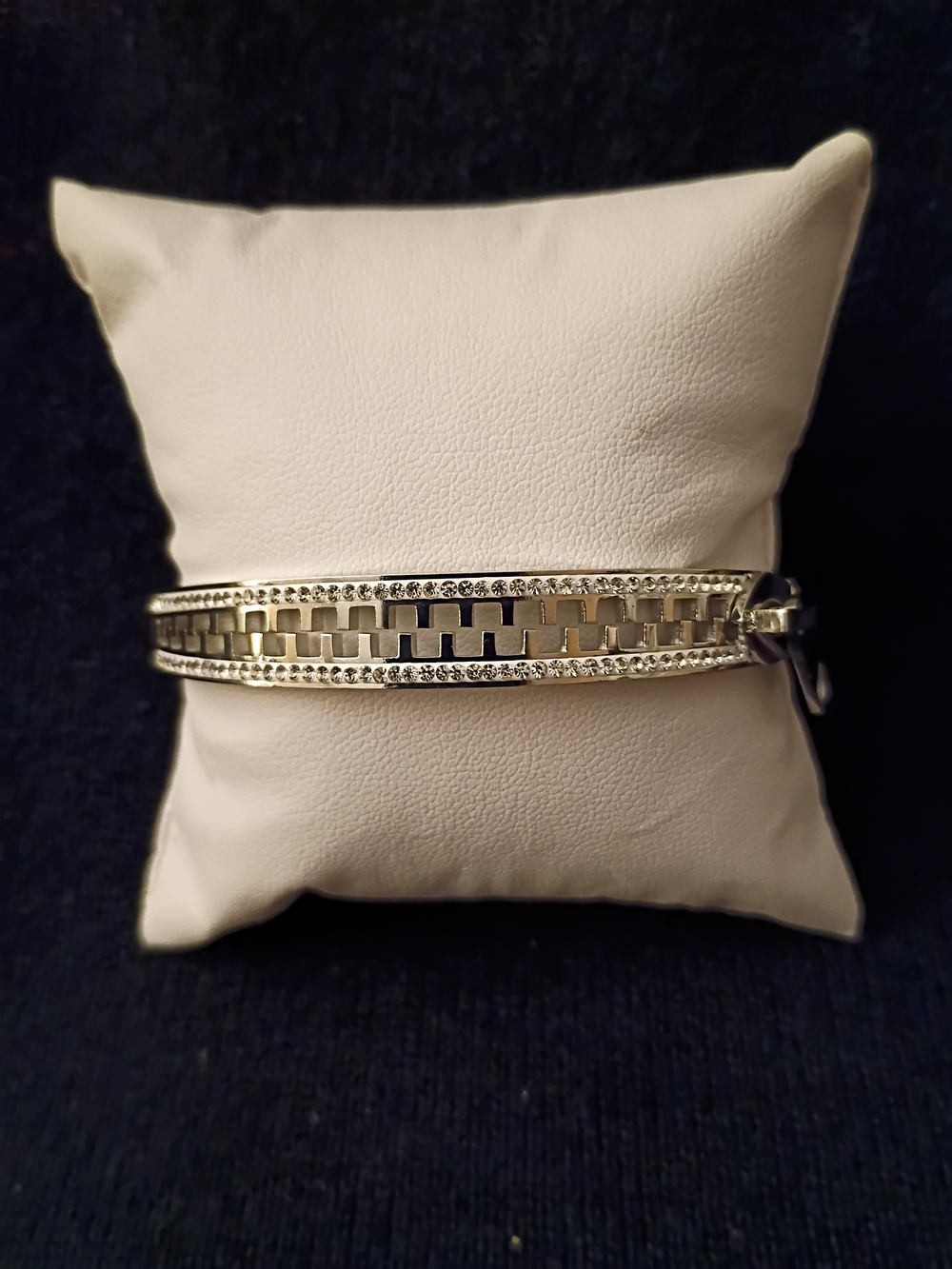 *NWOT* Silver-tone Crystal Accent Link Bracelet - Silver